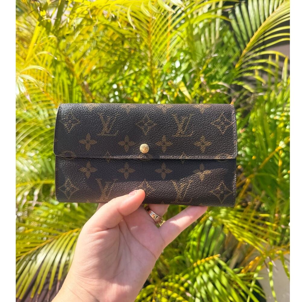 Louis Vuitton Sarah Long Wallet w/ COA